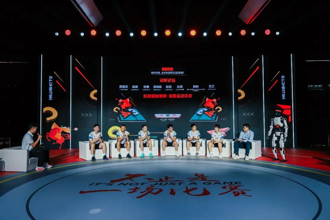 C罗最佳球员引争议,门将扑救遭忽视,裁判吹罚抢风头