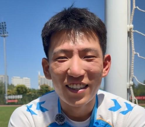 7万人见证！时隔4835天 穆帅重返伯纳乌：皇马冲击2连胜